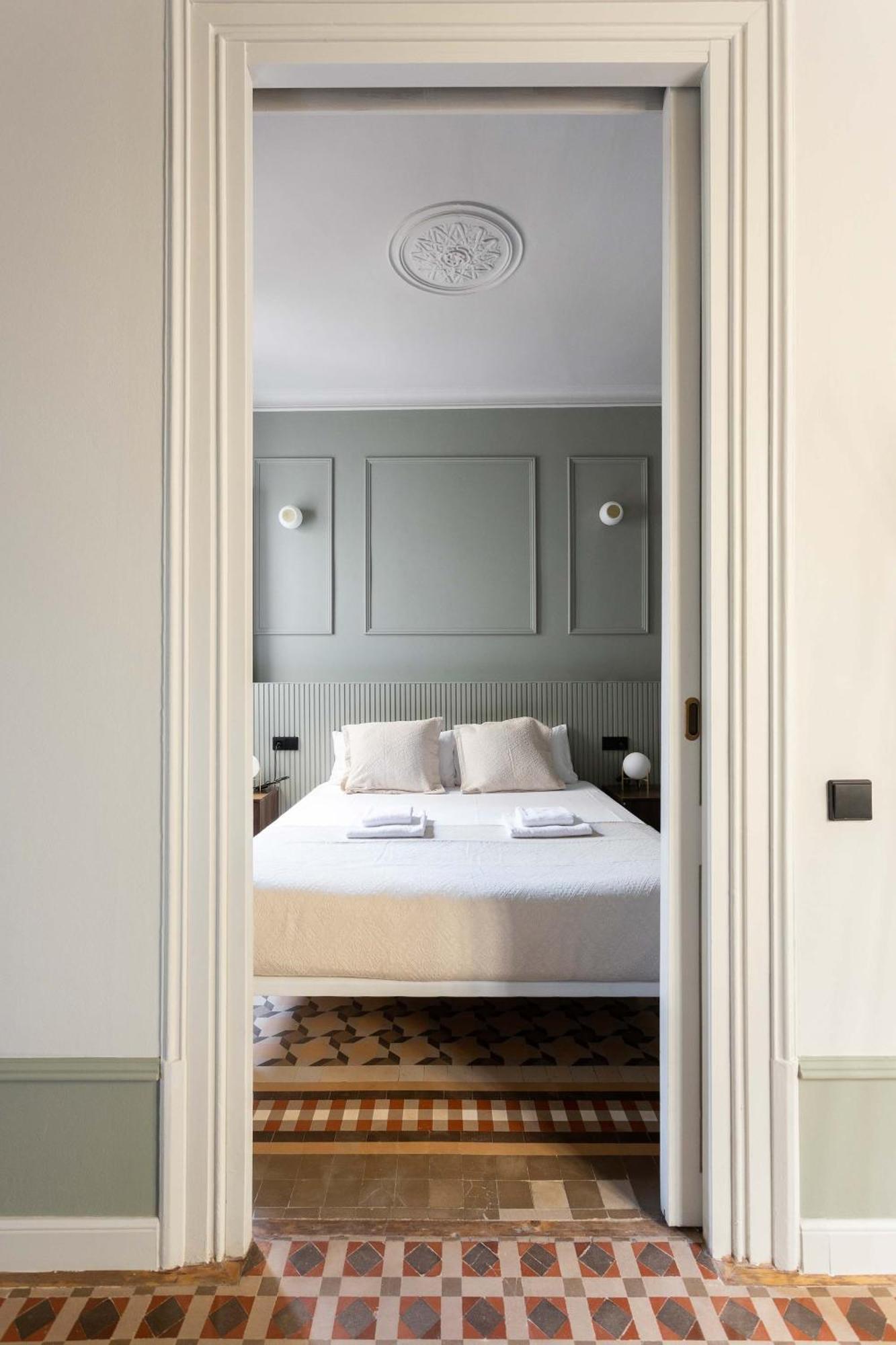 Spacious Stylish 4-bedroom Modernist * Barcelona