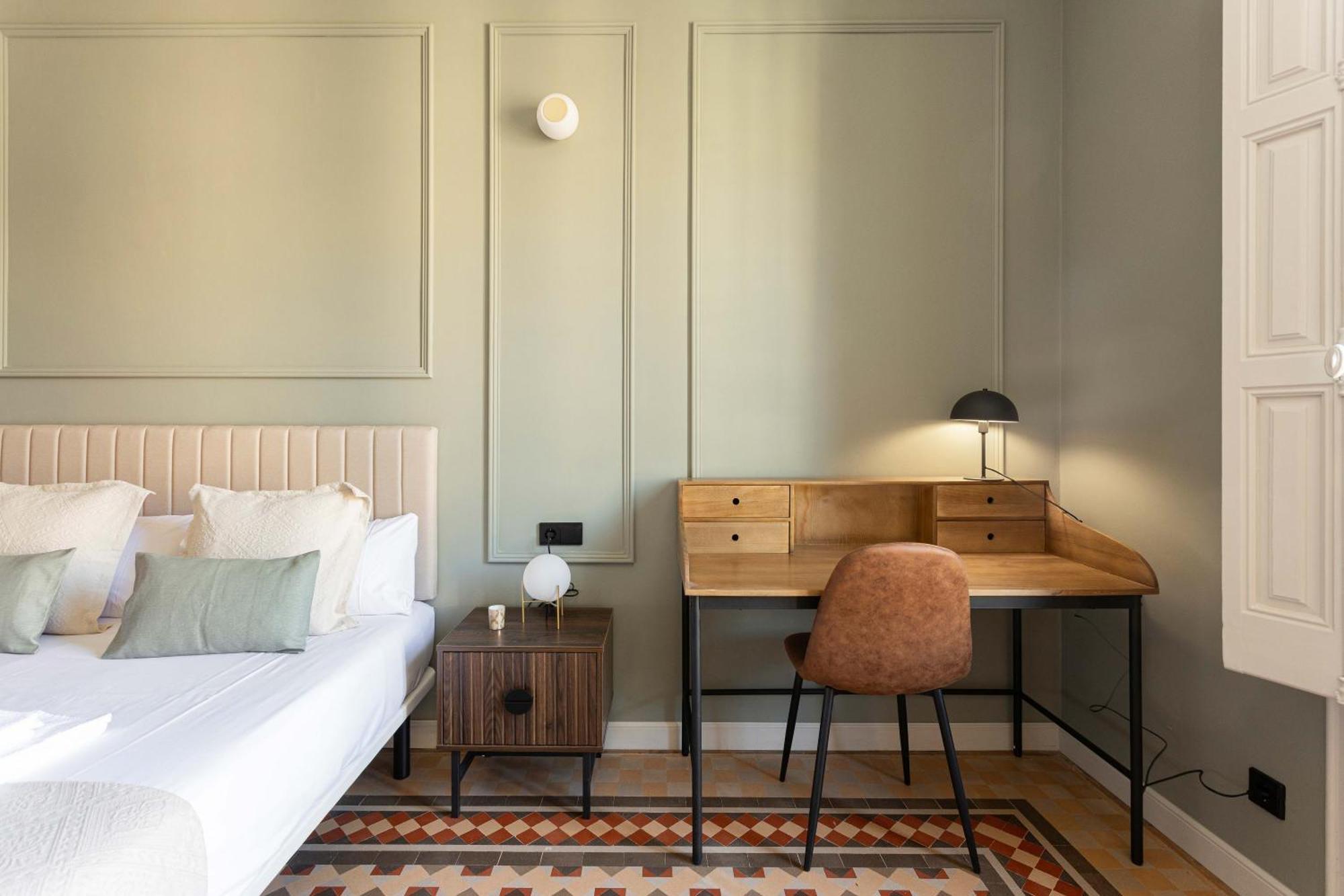 Spacious Stylish 4-bedroom Modernist Leilighet *