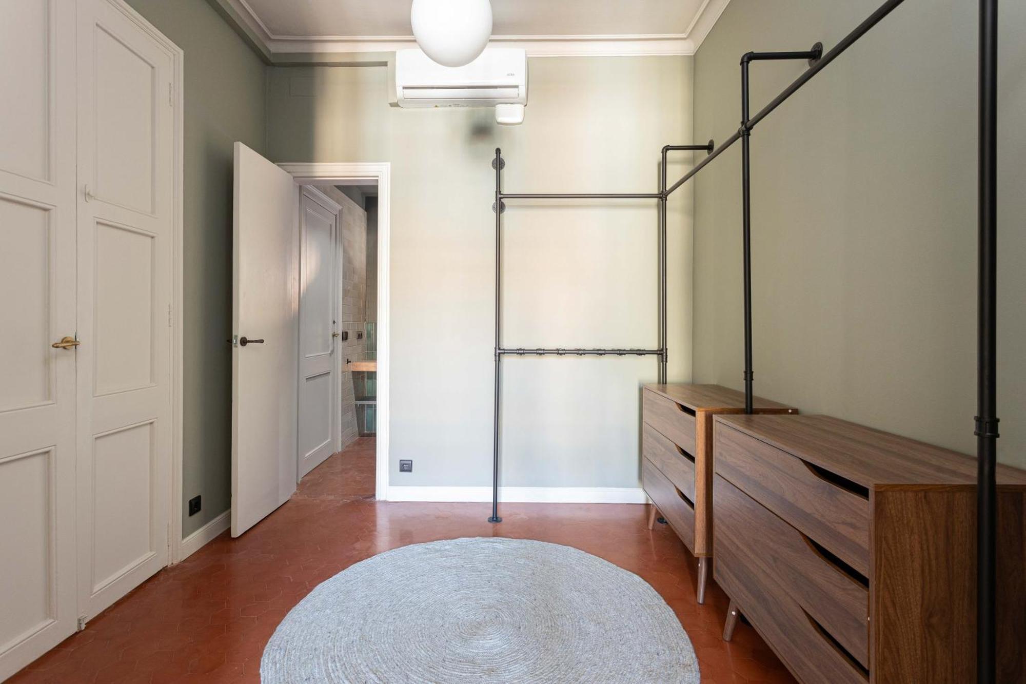 Leilighet Spacious Stylish 4-bedroom Modernist *